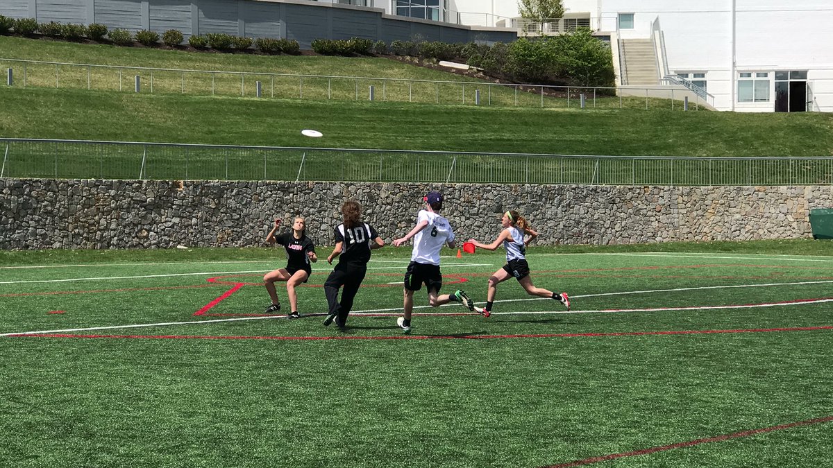 Latin_Lions's tweet photo. @Latin_Lions #UltimateFrisbee team competed in the @DCSAASports #UltimateFrisbee Championships. Our #LatinLions performed remarkably in the semifinal against #WilsonHigh but eventually lost 13-8, after a 7pt comeback in the 2nd half. Great job @WashingtonLatin @tyonker @DC_PCSAA https://t.co/p0xKn4wkze