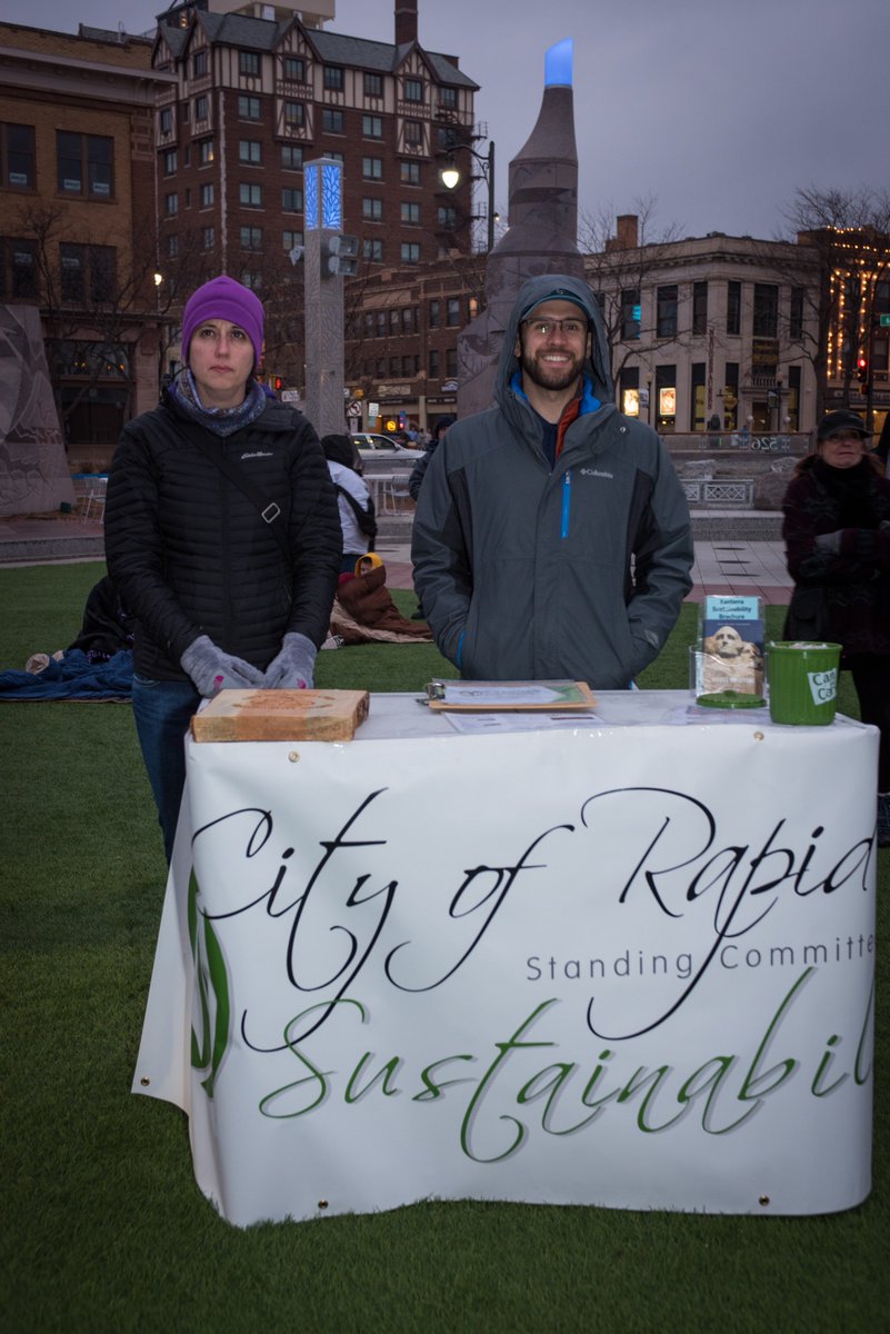 IDADarkSky's tweet photo. Rapid City in South Dakota held a Dark Sky Festival in honor of #IDSW2018! Lights Out Rapid City, a local IDA chapter founded by Diane Knutson, emphasized how something as simple as shutting off lights can make a big impact on the enviro. #TurnOnTheNight
https://t.co/LPeNI5bW8B https://t.co/gurlIjeTul