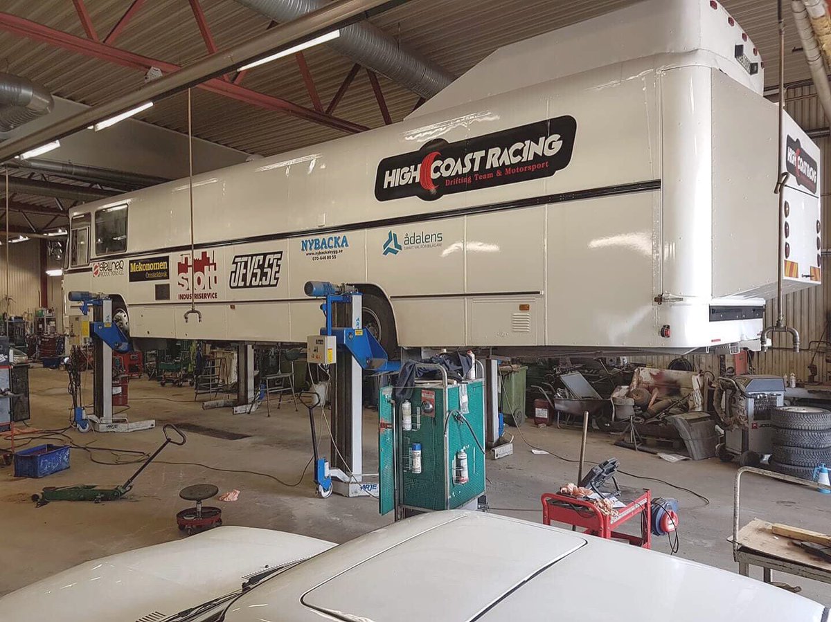 HCRacing89's tweet photo. Time for some basic maintenance. We’re gonna need it this #summer. #driftteam #cars #carlovers #garagetime https://t.co/G6gFJCo4g3