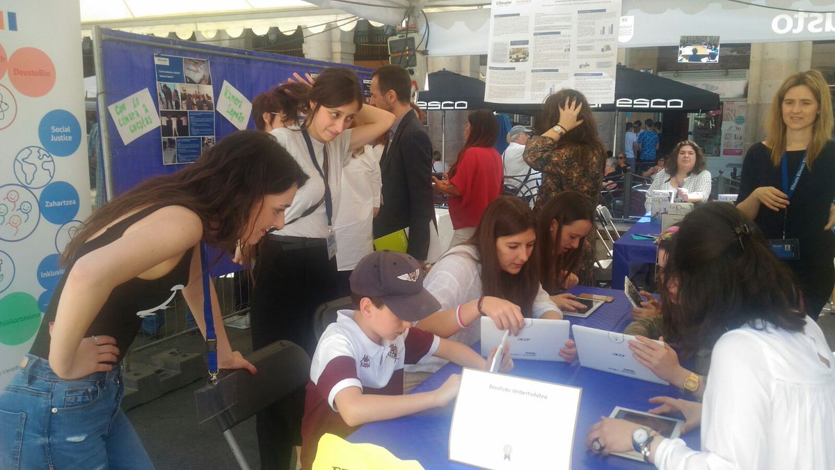 deustoeDucaR's tweet photo. Ezagutu! Gozatu! Deskubritu!" Hoy y siempre con la ciencia ... y mejor hacerlo con en compañia, porque juntos hacemos cosas maravillosas. @deusto #ZientziaAzoka #Azoka18 #zientziazoka https://t.co/KaV7MBaHd4