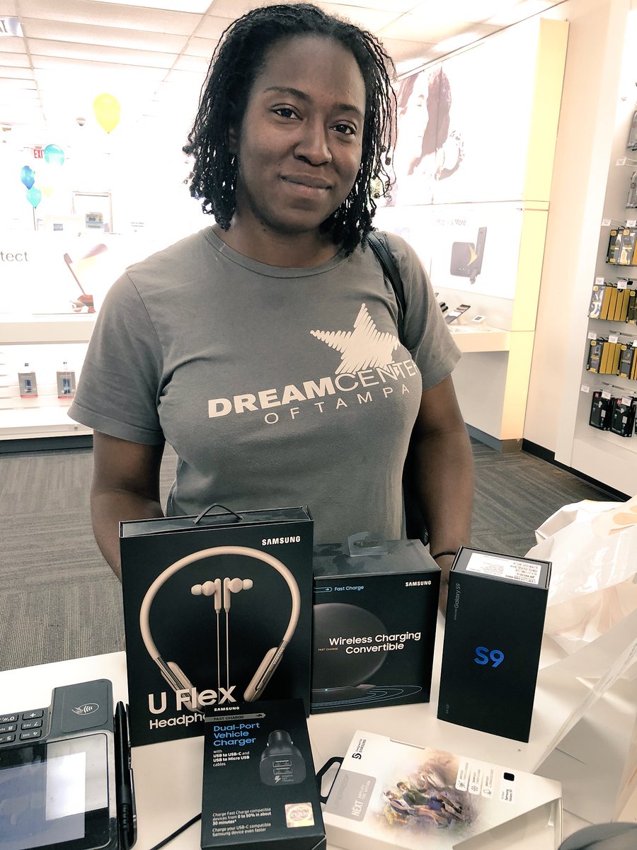 SprintStore7687's tweet photo. Happy customer going from her LG G6 to the Samsung S9.... she’s happy with her new phone and the goodies that go with it #Galaxyforever #Justforyouevent https://t.co/IChnjwAfBp