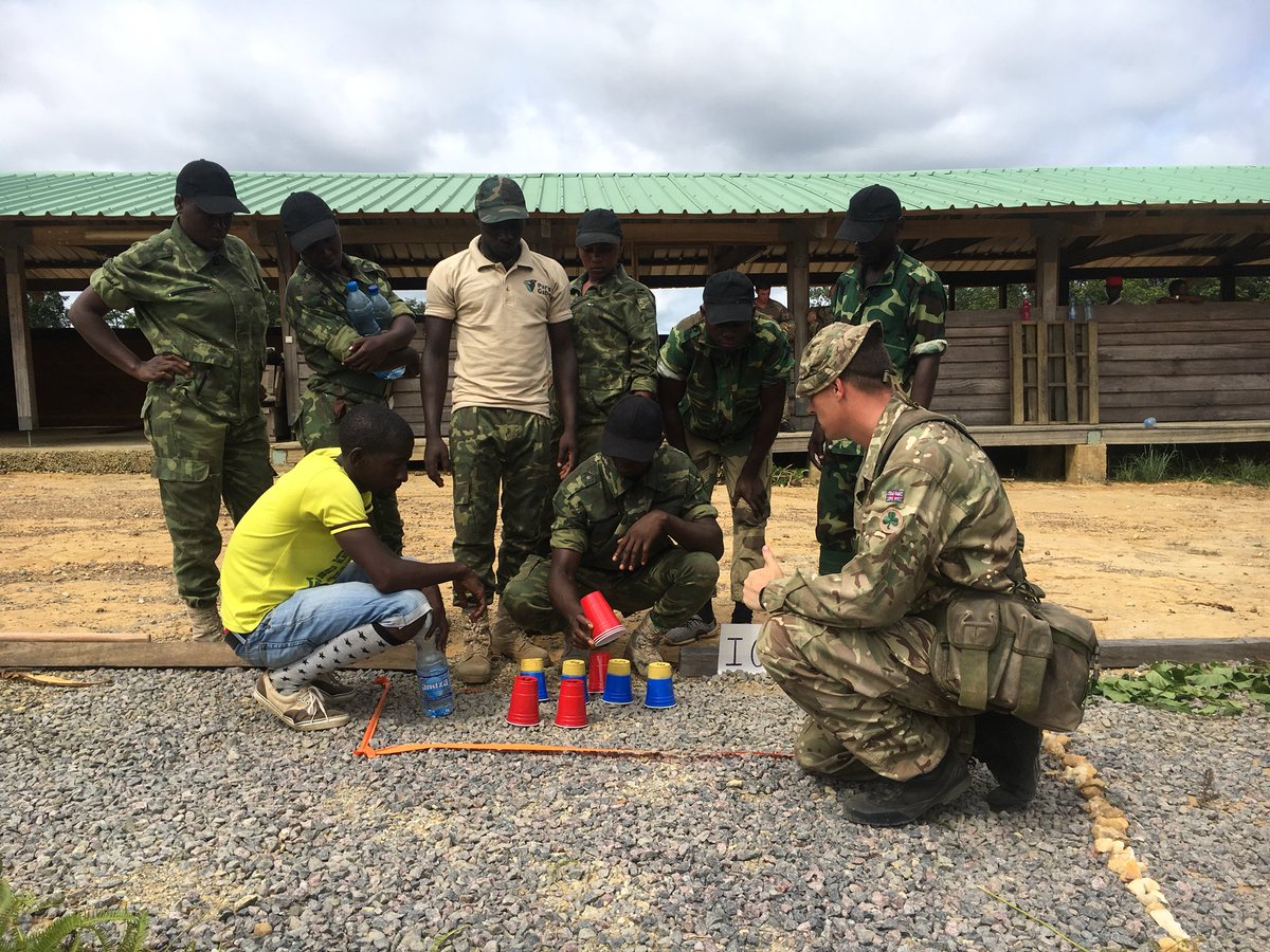 CO_2RIFLES's tweet photo. @2_RIFLES STTT has continued its work training #Gabon @Parcsgabon Ecoguards in their fight against poachers, focussing on camouflage and advanced patrolling. @38IrishBrigade @RiflesRegiment @BritishArmy @ClarenceHouse @DFID_UK @NatGeo @JaneGoodallInst https://t.co/bocmSlwPlm
