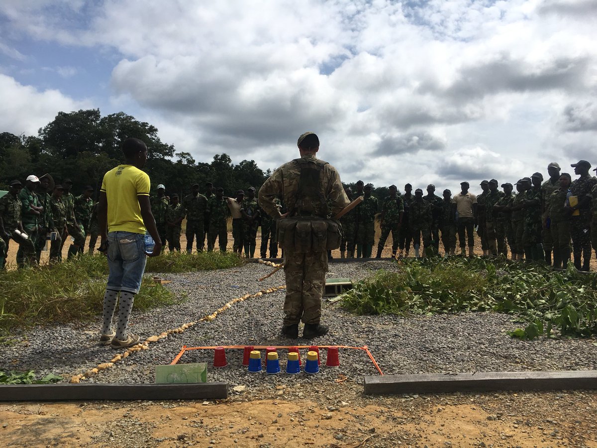 CO_2RIFLES's tweet photo. @2_RIFLES STTT has continued its work training #Gabon @Parcsgabon Ecoguards in their fight against poachers, focussing on camouflage and advanced patrolling. @38IrishBrigade @RiflesRegiment @BritishArmy @ClarenceHouse @DFID_UK @NatGeo @JaneGoodallInst https://t.co/bocmSlwPlm