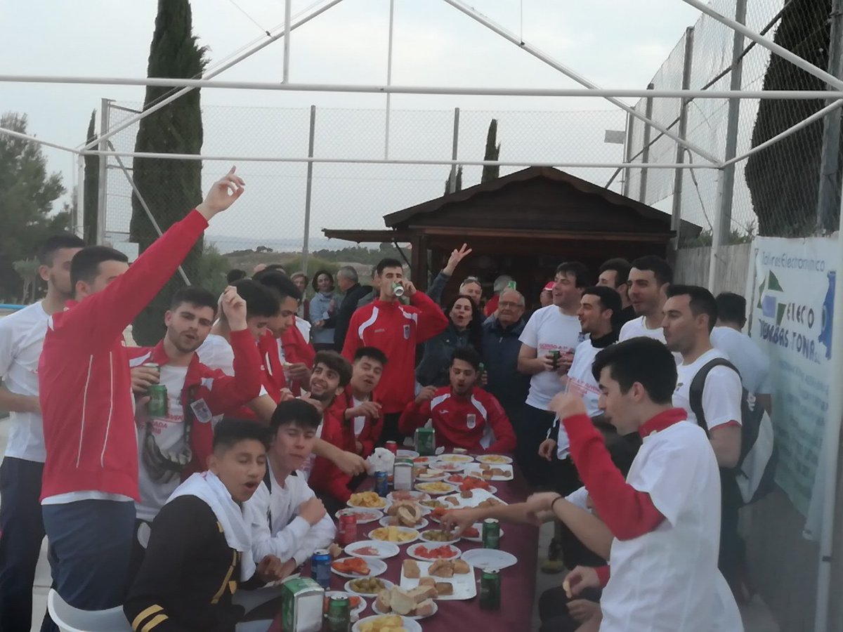 🔴 NOTICIAS

Ahora si que si!!! 🏆 CAMPEONES DE LIGA Y ASCENSO A PRIMERA JUVENIL!!! Que grandes!!!!!👏👏👏👏

ENHORABUENA!!!💪

#CEFTotana #SeguimosCreciendo #HacemosHistoria