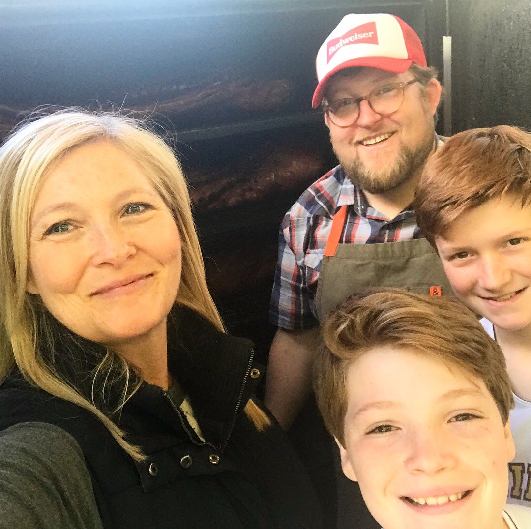 jennoblekelly's tweet photo. Showing the boys how it’s done! Pit-stop with @thepigwhistle @picnicdurham
#wholehog #bbq #durhamnc #ncbbq #smokin 🔥 #weateitall https://t.co/v7fomYi93j