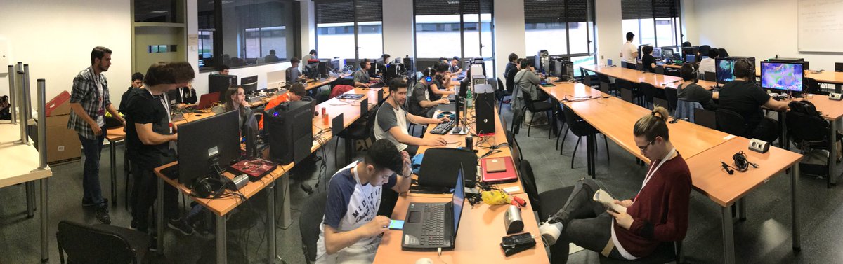 EnginyeriaUAB's tweet photo. 💻💻 Durant aquest cap de setmana s’està celebrant la III edició de la #TechPartyUAB @techpartyuab a #EnginyeriaUAB @UABBarcelona Punt de trobada entre aficionats i professionals dels videojocs interessats en les noves tecnologies, la innovació i les xarxes socials 👾👾 https://t.co/VzPh9dgLpz