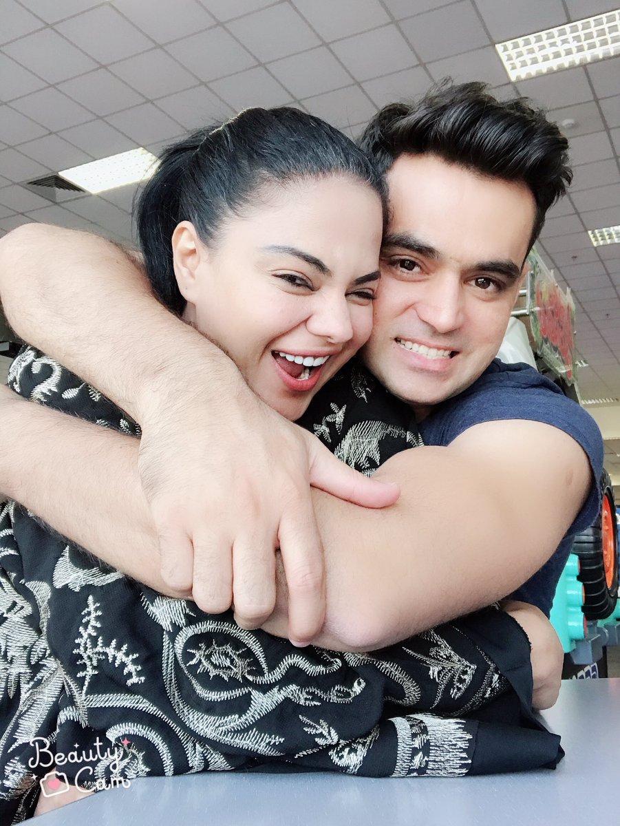 iVeenaKhan's tweet photo. #MashaAllah #Lovebirds #blessed #lovelymoments #husbandandwife #purerelationship #funtime #veenamalik #Asadkhattak #homesweethome🏡 #dubai🇦🇪 🇵🇰😍❤️💕😘💃🕺 https://t.co/M5Me2ouI0w