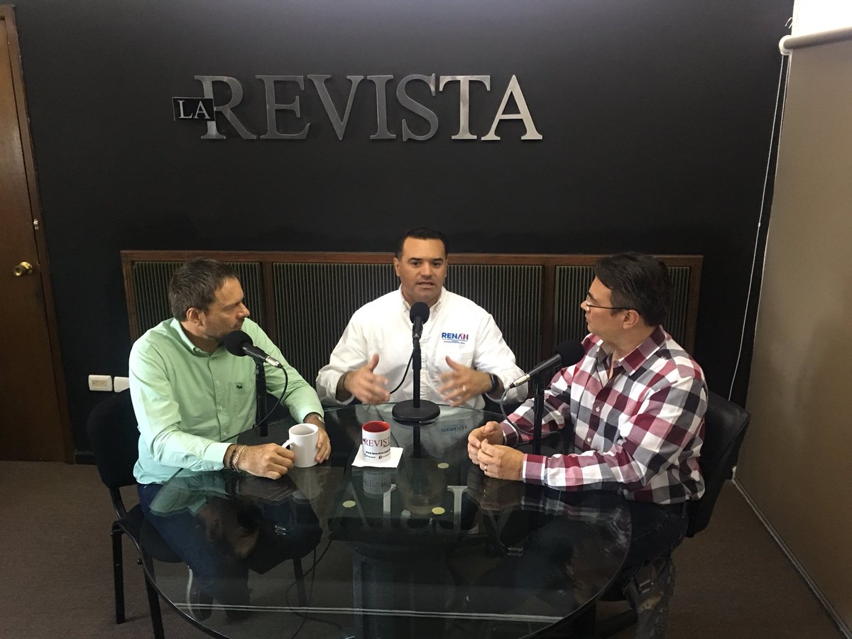 LaRevistaP's tweet photo. #DesdeMerida @RenanBarreraC pide una mejor ciudad para todos @RenanBarrera #Rumboal18 https://t.co/qpfWzussaW con @mtriaypeniche y @el_atorrante @PANMeridaMx @PanYucatan @regidorespan @NotiRasa https://t.co/S49XuJBJOL