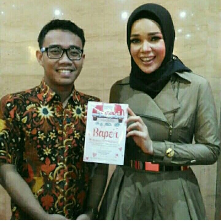 anasresidence's tweet photo. Aku dedikasikan spesial untuk #HariKartini2018 #SelamatHariKartini #Kartini #KartiniZamanNow beli di IBF JCC Senayan besok 22 April hari terkahir bro n sis sampai malam senin ! Diskon gede loch ! #kartiniDay #islamicbookfair2018 #IBF2018 #BookFair2018 #JCC https://t.co/WFh2jSbCKS