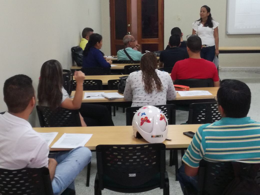 CEFONTEV's tweet photo. Se está desarrollando en estos momentos, clase del diplomado en Pedagogia para Profesionales Licenciados y no Licenciados en @UniPopularCesar con el apoyo de @CEFONTEV https://t.co/sg8I8E4eCL