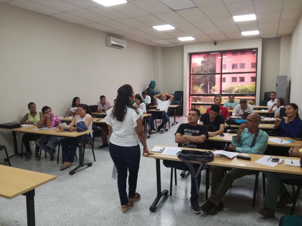 CEFONTEV's tweet photo. Se está desarrollando en estos momentos, clase del diplomado en Pedagogia para Profesionales Licenciados y no Licenciados en @UniPopularCesar con el apoyo de @CEFONTEV https://t.co/sg8I8E4eCL