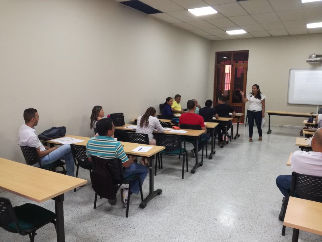 CEFONTEV's tweet photo. Se está desarrollando en estos momentos, clase del diplomado en Pedagogia para Profesionales Licenciados y no Licenciados en @UniPopularCesar con el apoyo de @CEFONTEV https://t.co/sg8I8E4eCL