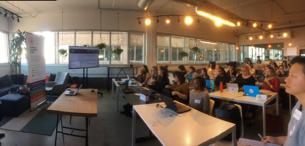 DistrictMcorp's tweet image. Full house today at district m. Happy to have our students and mentors from @learningcodeyul @learningcode. #AI #MachineLearning #ladieslearningcode #pavetheway