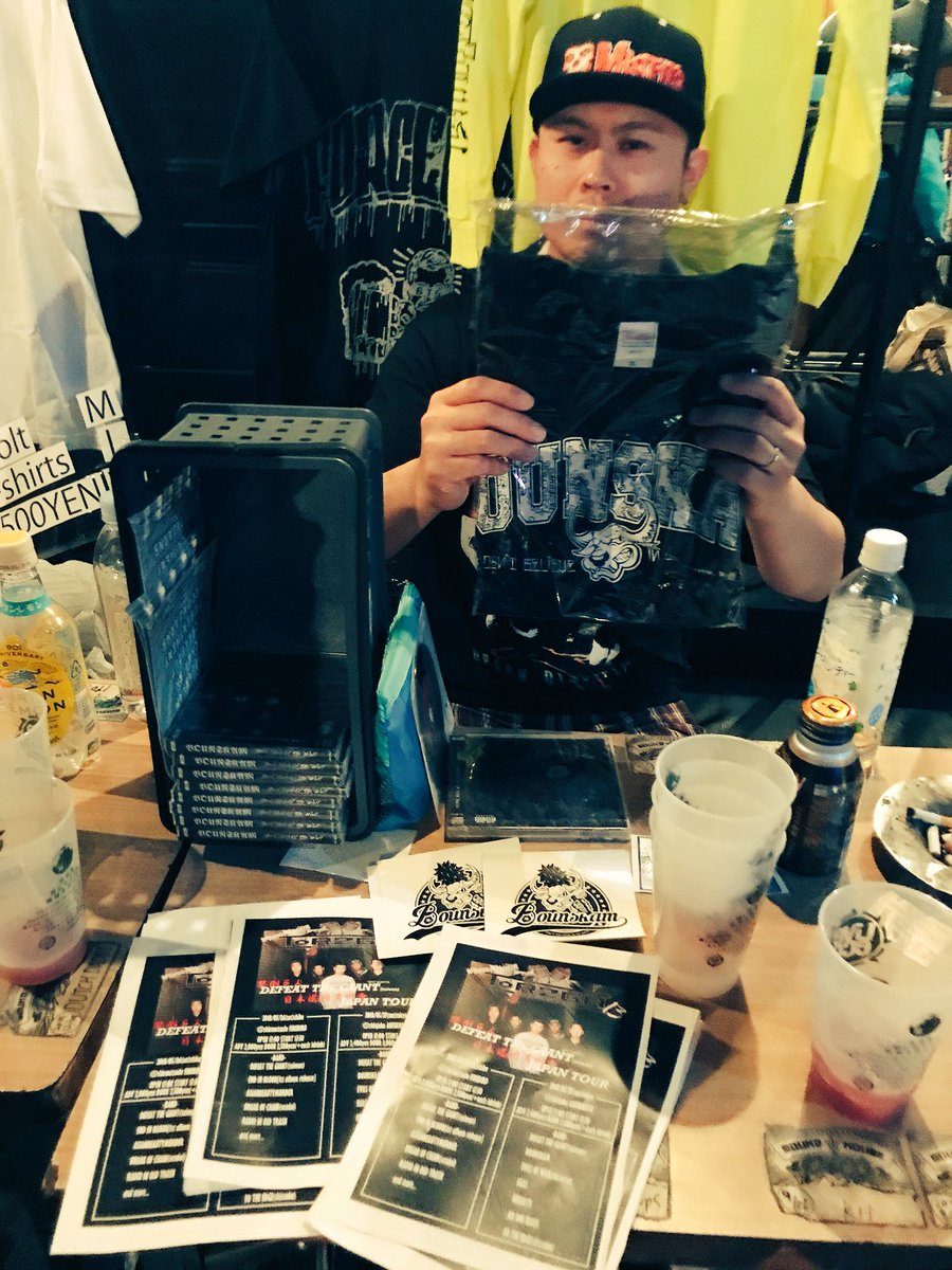 Bounskam_jp's tweet image. FORCEOUT 20th Anniversary BASH!!
終了🎇
EzoとWAKAはPICO打ち上げ中🍻
ライブ見てくれたみんなありがとう✌️
#forceout #bounskam