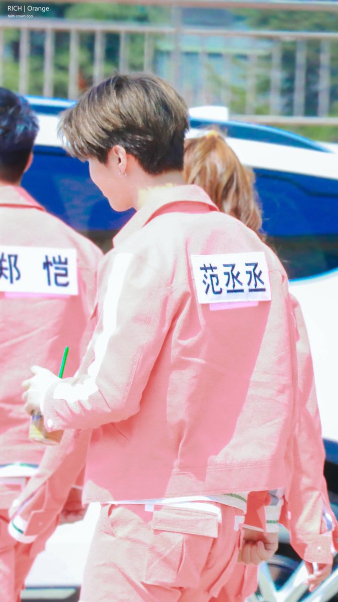 FanchengchengMy's tweet photo. 180420 🍒
©rich·orange
#范丞丞 #丞丞 #FanChengCheng #CHENGCHENG #판청청 #청청 #NinePercent #百分之九 https://t.co/A4xquhXK5R