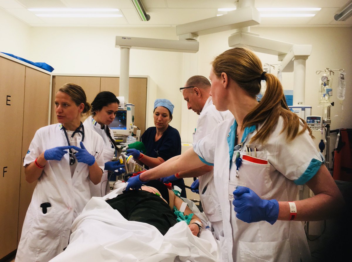 DocBrants's tweet photo. Grote rampoefening in het #CWZ vandaag om ervoor te zorgen dat we getraind zijn en elke situatie aan kunnen #SEH #OTO #AZO #HAP https://t.co/kqh93yodAC