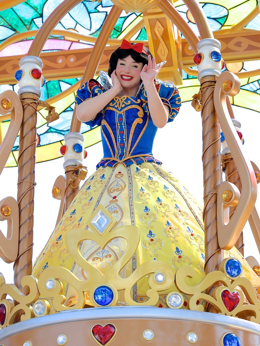 MezzoMikiD's tweet photo. TDR35thメインパレード
ドリーミング・アップ！
ステンドグラスが美しいフロートに乗ったかわいいプリンセスたち☆
詳しくは→https://t.co/op0WS7OwUf https://t.co/jqikintpf0