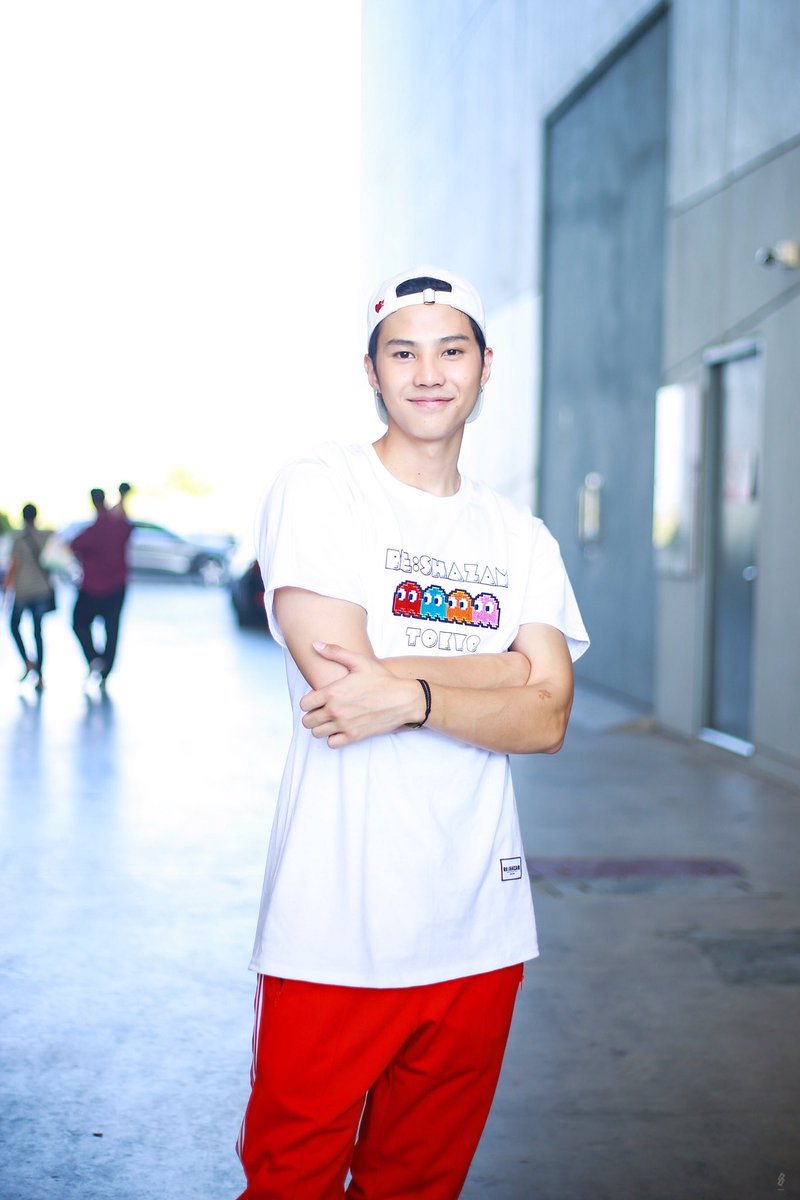 กอด”อก” ไม่ค่อยอุ่น 
ขอกอด “คุณ” ได้ไหมคะ ?

<a href="/bank_thiti/">Thiti Mahayotaruk</a> #bank_thiti
#nadaoartist