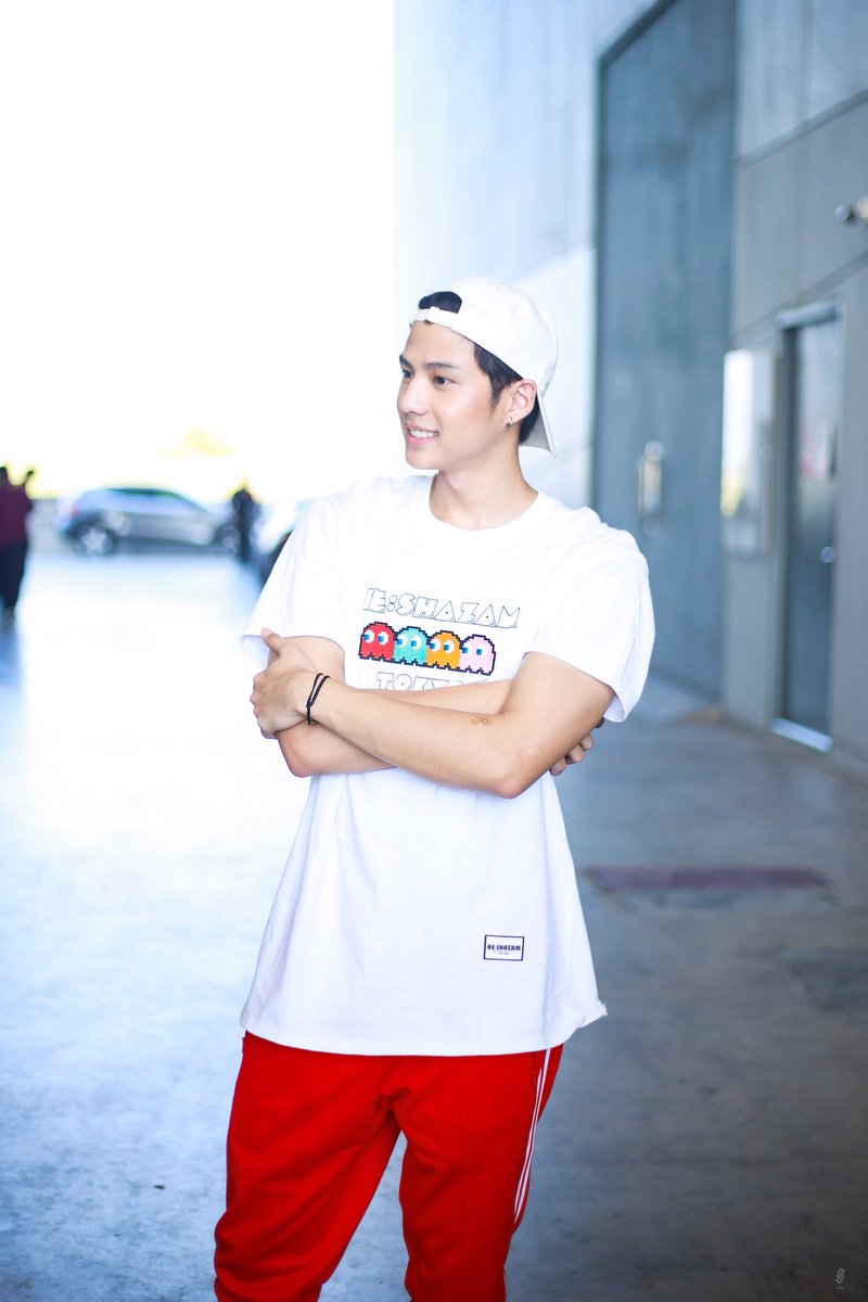 pd_pangpond's tweet photo. กอด”อก” ไม่ค่อยอุ่น 
ขอกอด “คุณ” ได้ไหมคะ ?

@bank_thiti #bank_thiti
#nadaoartist https://t.co/0KMvoHxlUO