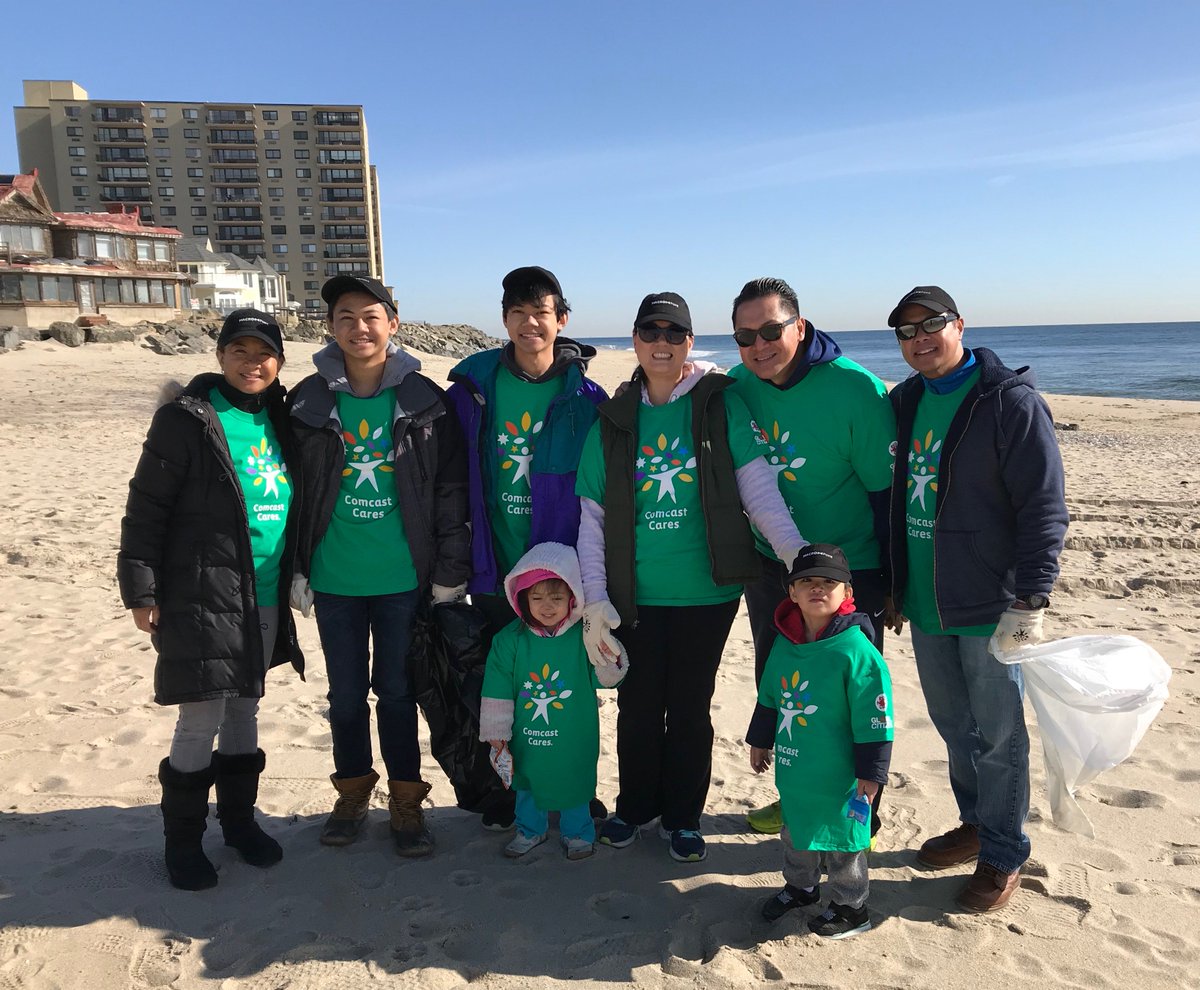 my_kokua's tweet photo. RT @macroconsults: Kicking off #comcastcaresday at Monmouth Beach! Those that #volunteer #together #grow together! Happy #earthday @ComcastNBCUCI @theroadhomevolunteers @comcastcares @ComcastPhillyNJ @focalpoint_pm #giveback #dogood #macropm https://t.co/pyn4mrrpaH