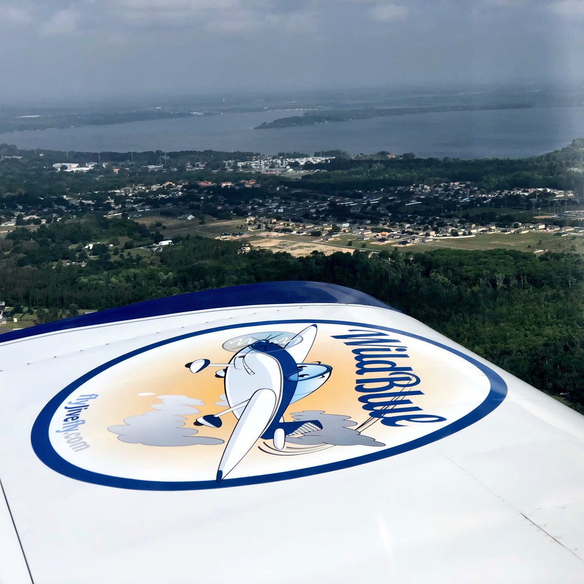 wildbluerodeo's tweet photo. Flying into Leesburg, Florida for the Planes, Trains, and BBQ Air Show in Tavares today! #airshow #airshowairplane #FloridaFlying #Tavares https://t.co/pmIycsVFpS