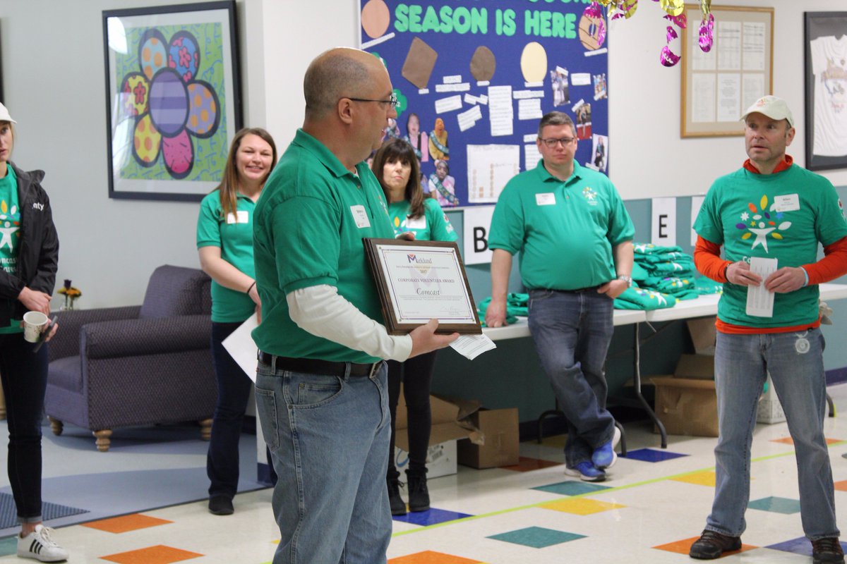 Mmadeja12's tweet photo. Celebrating our tenth consecutive #ComcastCaresDay at @MarklundCharity Little Angles in Elgin, IL! @ComcastNBCUCI @comcast @comcastcares https://t.co/X7VebWXRSu