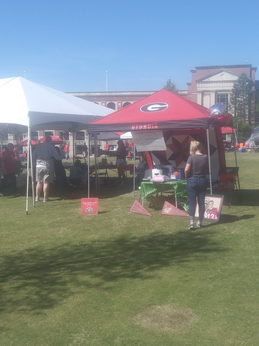 dixonbryce's tweet photo. Come support a great cause lets help devon build a home !! #GoDawgs #buildfordevon https://t.co/mxku395AHN
