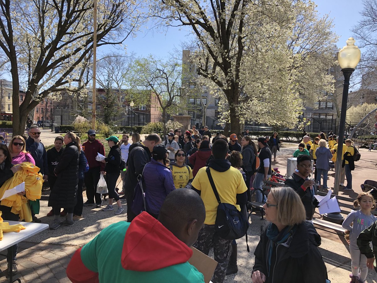 RaviBhalla's tweet photo. Great energy citywide in #Hoboken as over 600 residents are volunteering for the 2018 Spring Fling Community Cleanup. This is part of the Hoboken Green Team's Earth Day week efforts. Thanks to Director Pelligrini, Quanika Stover &amp; all the volunteers! #HobokenPride https://t.co/mlZeWg1HNm