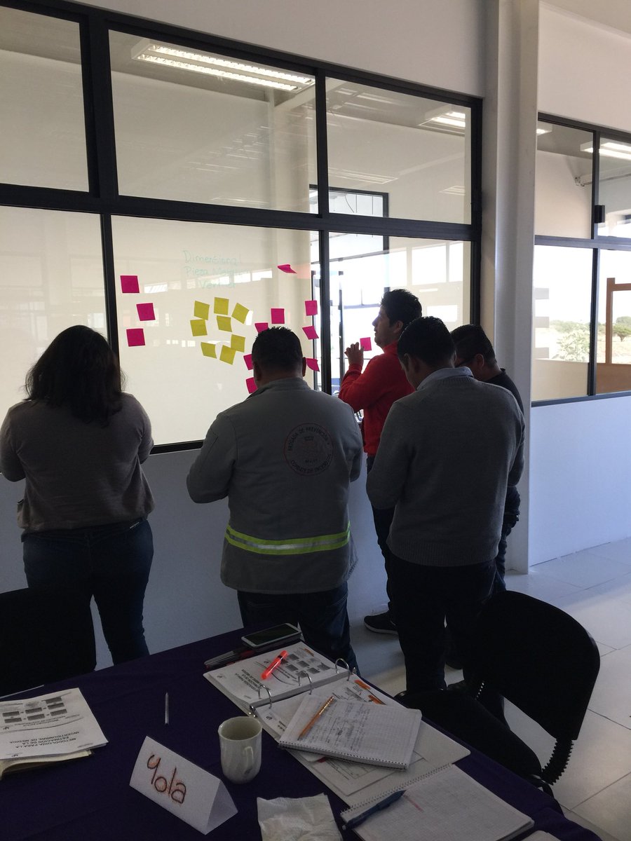 FloraMercader's tweet photo. Aplicando las herramientas de design thinking en un ejercicio para estimar incertidumbre de la medición! Diplomado en Metrología para la Industria Automotriz. @UP_SRJ @carlossm68 @sikandarali @autoqrocluster https://t.co/qQaGY7Uch0