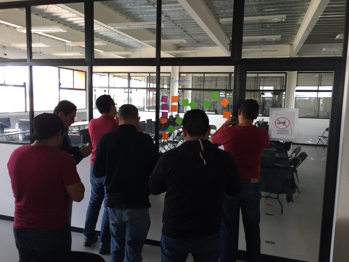 FloraMercader's tweet photo. Aplicando las herramientas de design thinking en un ejercicio para estimar incertidumbre de la medición! Diplomado en Metrología para la Industria Automotriz. @UP_SRJ @carlossm68 @sikandarali @autoqrocluster https://t.co/qQaGY7Uch0