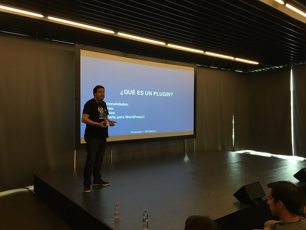 Todo lo que necesitas saber para subir un plugin de #WordPress al repositorio y nunca te has atrevido a preguntar. Nos lo cuenta <a href="/oabadfol/">Oscar Abad Folgueira</a> #WCMadrid