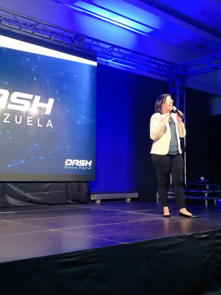FloranaRC's tweet photo. En la 7ma conferencia hablando de cómo se fundó @dashcaracas y el impacto de esta solución #DashVenezuela https://t.co/gE88Ib6aOS