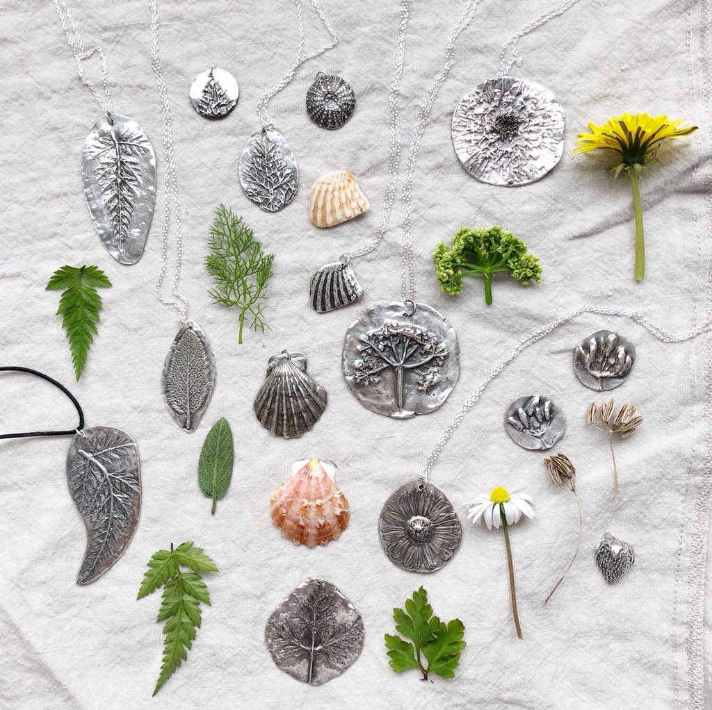 silverpebble's tweet photo. I taught a group of beginners to cast nature/botanical finds in silver @metalclayltd today. 

Cow parsley
Sea urchin
Dandelion
Alexanders
Daisy
Fennel seeds
Fennel fronds
Wild strawberry https://t.co/5hU1nlJoEz