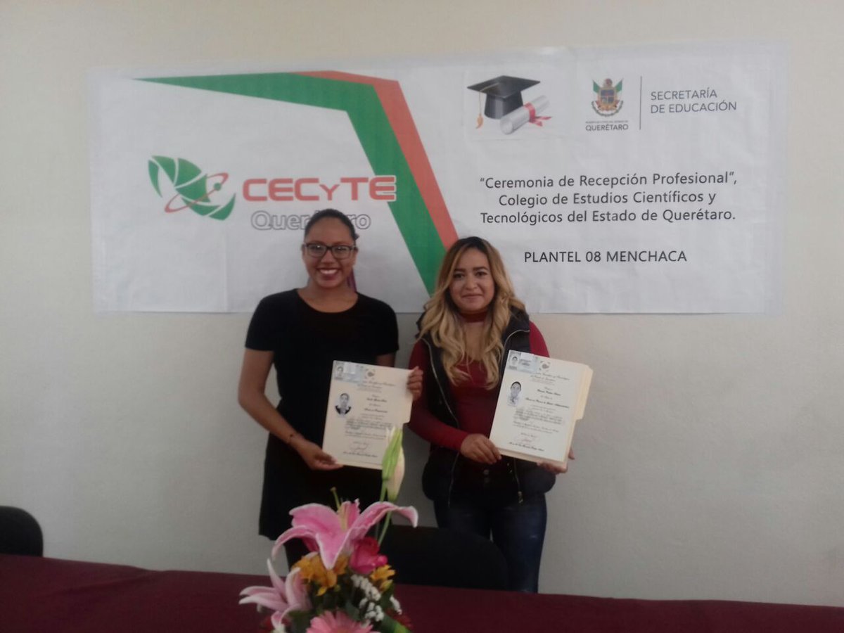 CECYTEQueretaro's tweet photo. El equipo del Colegio felicita a los egresados del Plantel Menchaca que recibieron sus títulos en Ceremonia de Recepción. #EMS https://t.co/DZDWOS2N3A