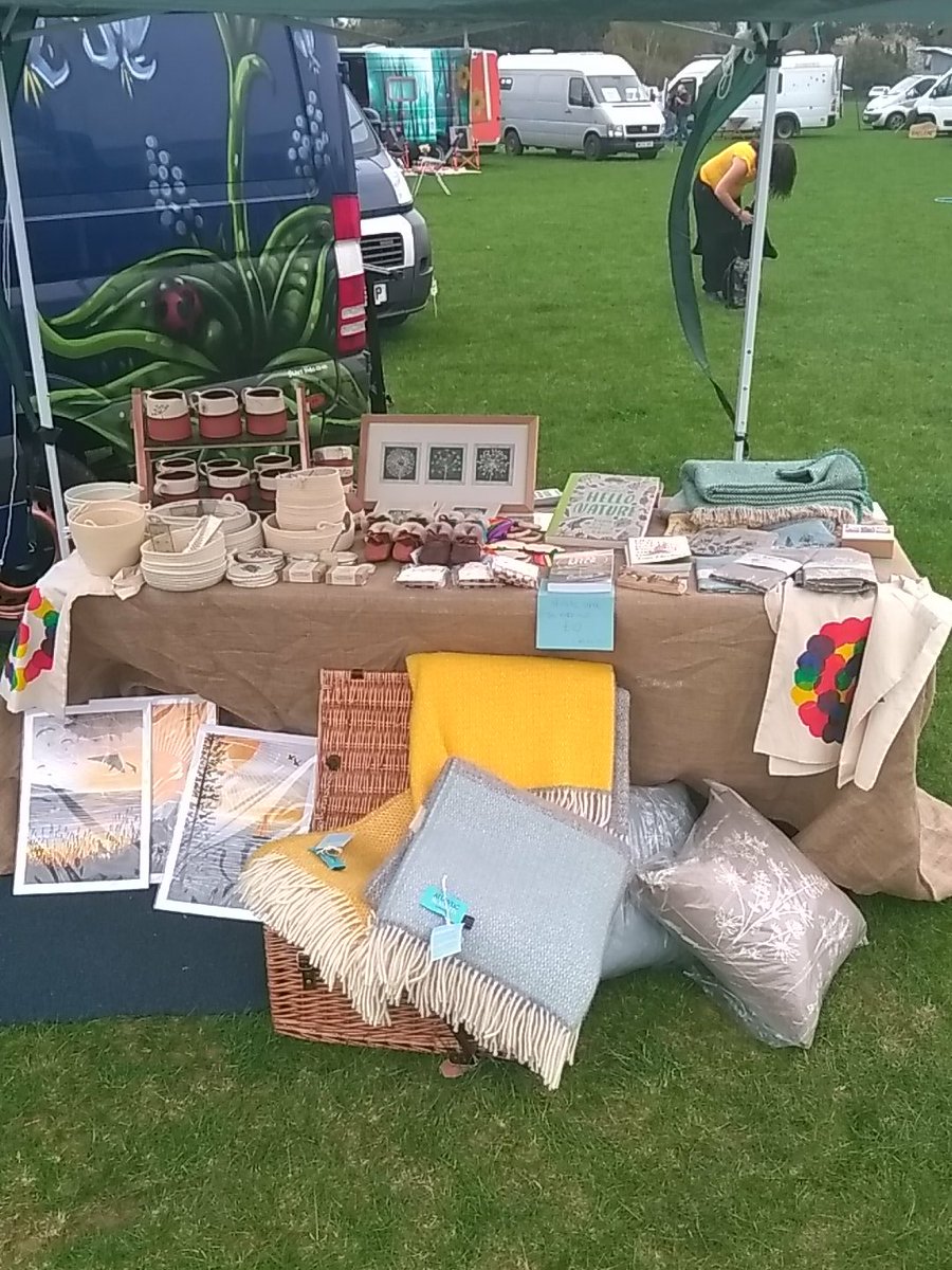 bazeboiee's tweet photo. We've got a special offer with @thesetwohandsuk for @TheExtraMileUK guide book, @QuirkyCampers. Get yours for just £10! Come and see us by #blubelle #CampQuirky18 https://t.co/I7nC5pwl3R