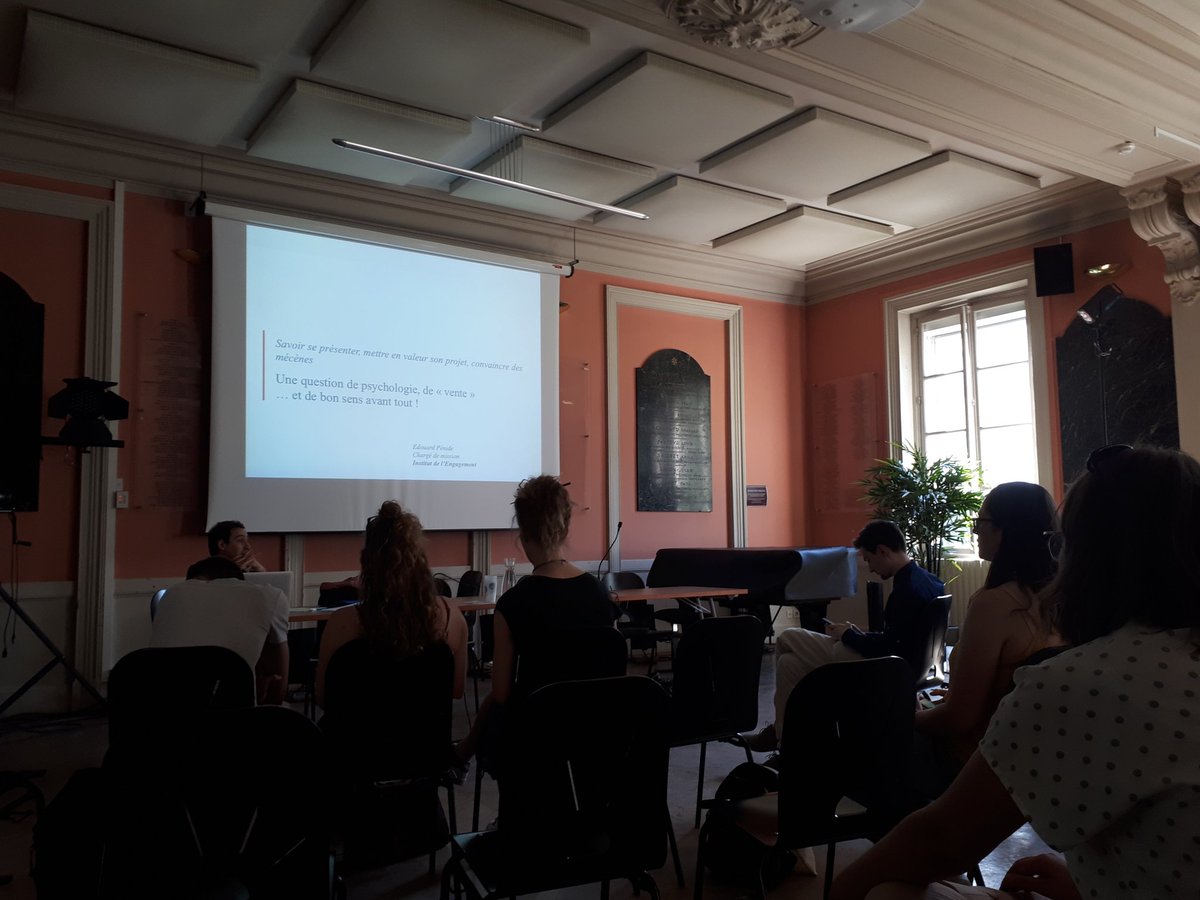 AlessiaLille's tweet photo. Atelier > Booster les compétences de son asso : spécial financements aux #RENEDD2018 !
Pleins de conseils précieux de la part de @edPepz de @i_engagement 👍👍👍
Merci au @REFEDD pour l'organisation de cet événement 😊 https://t.co/pydgi5M1dG