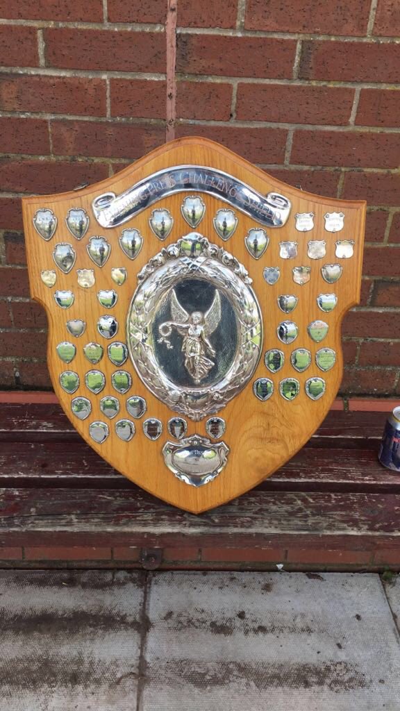 thorpeunitedfc's tweet photo. What a season, what a run 14 games unbeaten in the league, a league very tough to get out of. Well done to @Howdie_96 and all the lads. Thoroughly deserved ๐ด๐ต๐ด๐ต #Div1champs @MinsterFootball #shieldishome https://t.co/3BfYHN9akI