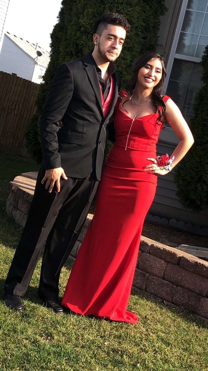 cdones11's tweet photo. Normal pictures this time? Nah 😂❤️ https://t.co/9LAVffPgBl