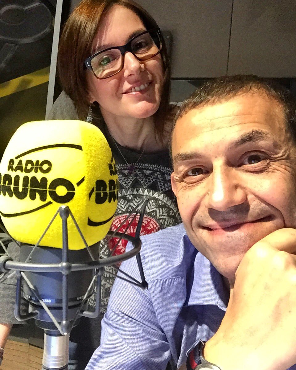 RADIOBRUNO1's tweet photo. Fino alle sei di stasera Fabiana Contin e Roberto Uggeri con #happyhourweekend https://t.co/ShHFD7uk4i