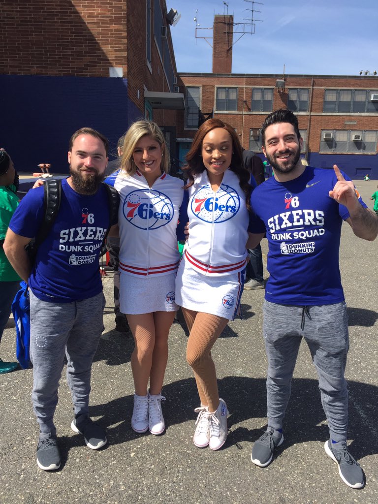 Running into some Process Trusters @#comcastCaresDay @AdaireSchool @friendsofadaire @SixersDunkSquad @sixers #HereTheyCome #PhillyUnite @PHLschools