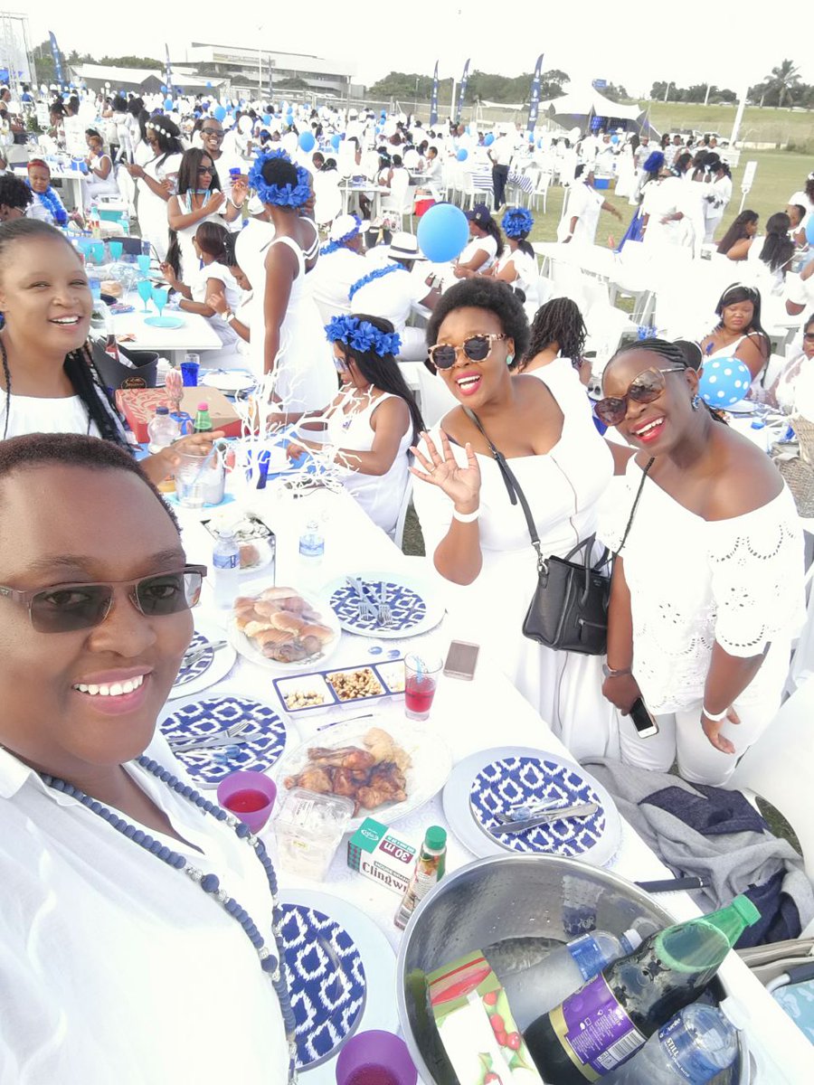 MrsMbuqeK's tweet photo. #Grandwhite 2018, Durban🎈 https://t.co/zeQoLd9rDU
