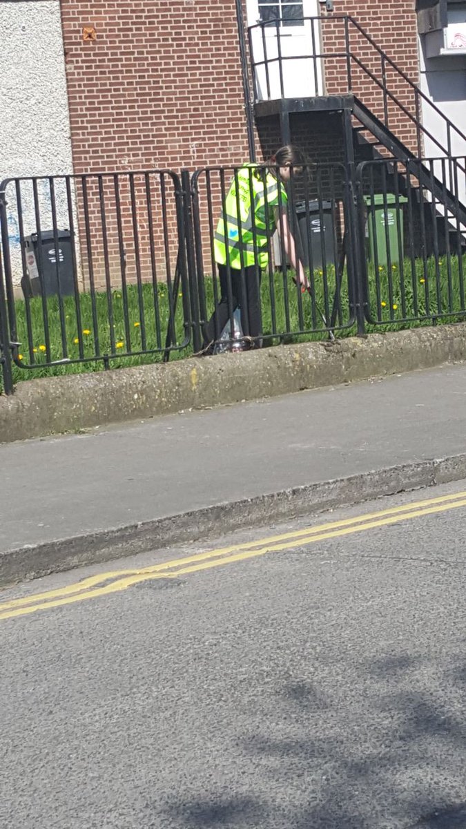 #teamdublincleanup just finished #Bluebell thank you #volunteers @BluebellEnviro1 @philipfnolan @AnnaMaire5  @DubCityCouncil @housingdcc #beautifulday