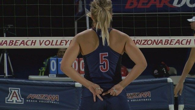 DavidKelly1290's tweet photo. KIWI KAT! @ArizonaBVB honored their seniors on Friday and one, blocker #OliviaMacDonald AKA @ohliveyeah_, tells the story of how she ended up leaving #NewZealand for a college life in #Tucson #ArizonaWildcats #NCAABVB VIDEO: https://t.co/6iEBTIYVIA https://t.co/oPxbYr63oM