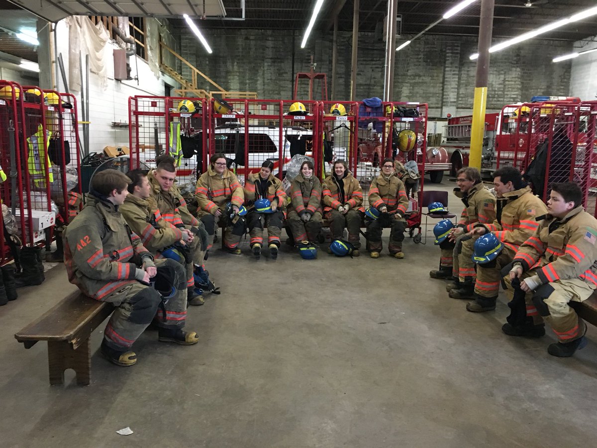 ExplorerPost413's tweet image. Thank you @RockfordFire Captain Slade Berry for teaching @ExplorerPost413 all about @MSAsafety #SCBA