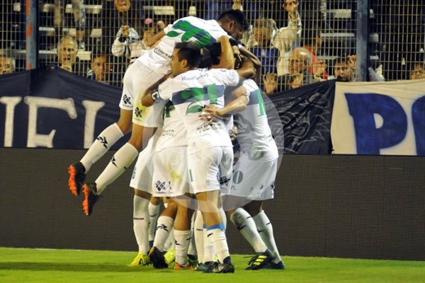 LetraG's tweet photo. FÚTBOL | ⚽️ ALGO SE TIENE QUE TRAER DE CÓRDOBA - Gimnasia visita a Talleres en el Kempes con la urgencia de volver a sumar después de cinco derrotas consecutivas. Sava mete algunas variantes: vuelve Ramírez y debuta el pibe Melluso. https://t.co/qEVU5AJBbi #GRLP #CGE https://t.co/YELAWbgohU