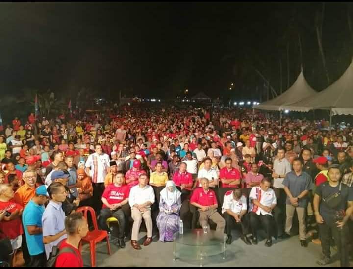 AzfarinazAmran's tweet photo. Program Pakatan Harapan di Jempol Negeri Sembilan malam ni. Malas nak cakap banyak. Nanti kata kita riak pulak 😂😂 https://t.co/oj1RlbtWLm