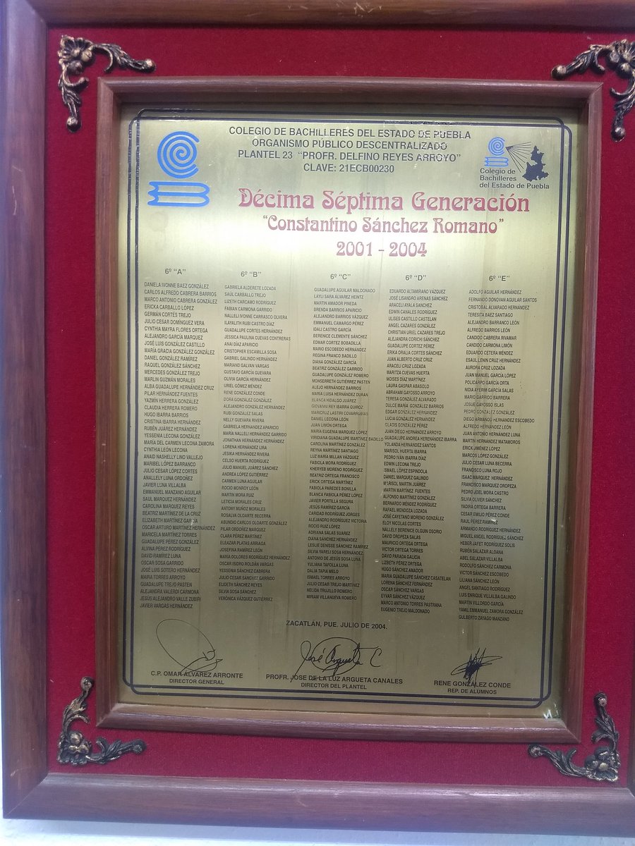 lorelem's tweet photo. Un reconocimiento a mi abuelo, quién en vida se preocupó por las necesidades de la gente y apoyó para elevar la calidad de la misma, Generación 2001-2004 Constantino Sánchez Romano  #orgullo #soproud, quiero ser una gran persona como mi abuelo!!! https://t.co/Fb2eKgdO3v