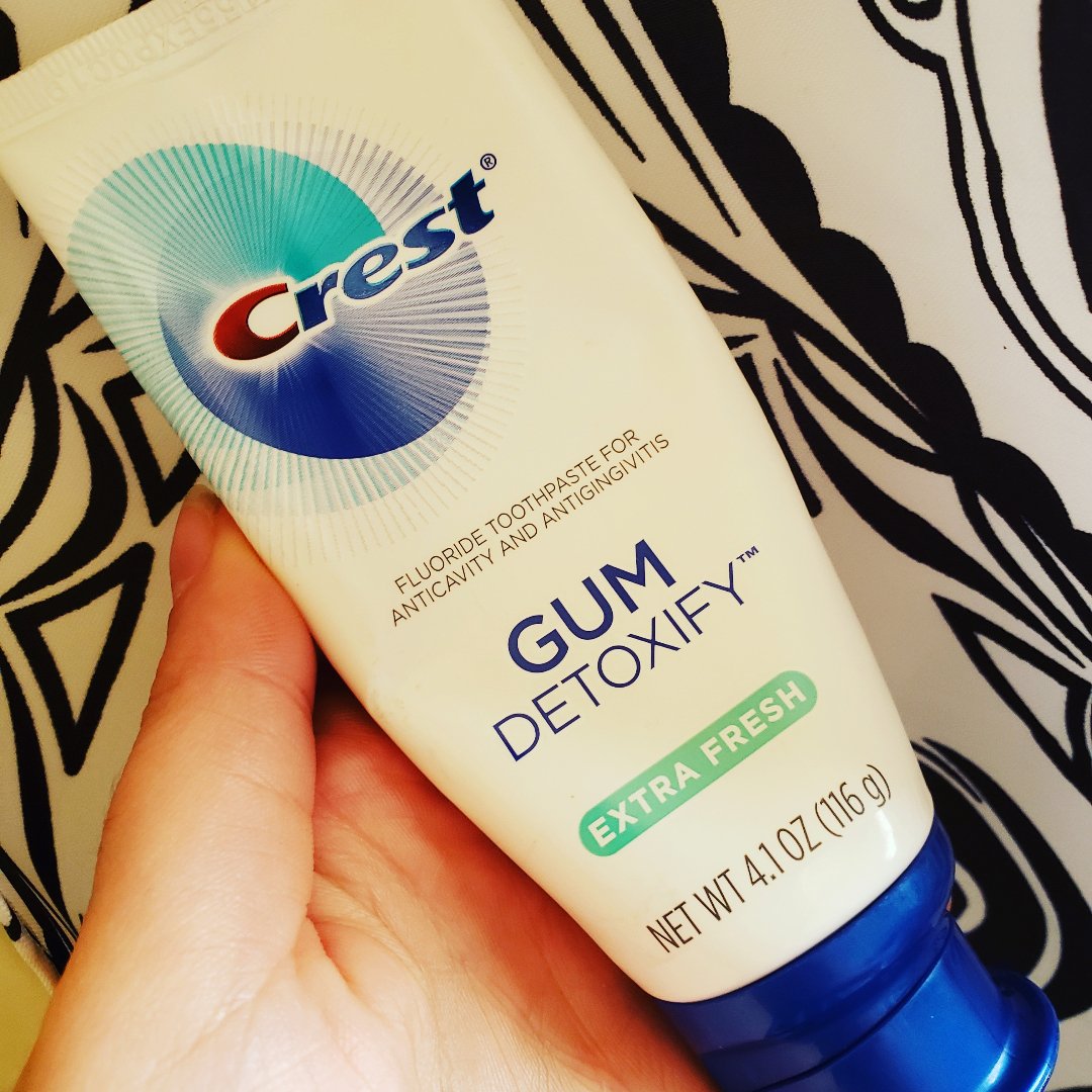 _lac3d's tweet photo. Influenster got me good with the new Crest toothpaste! So good that I went out and bought it and this is my second tube 😆 
#NewBeautyAtTarget #contest #complimentary #NewBeautyVIP @Influenster https://t.co/yajKrNOxV5