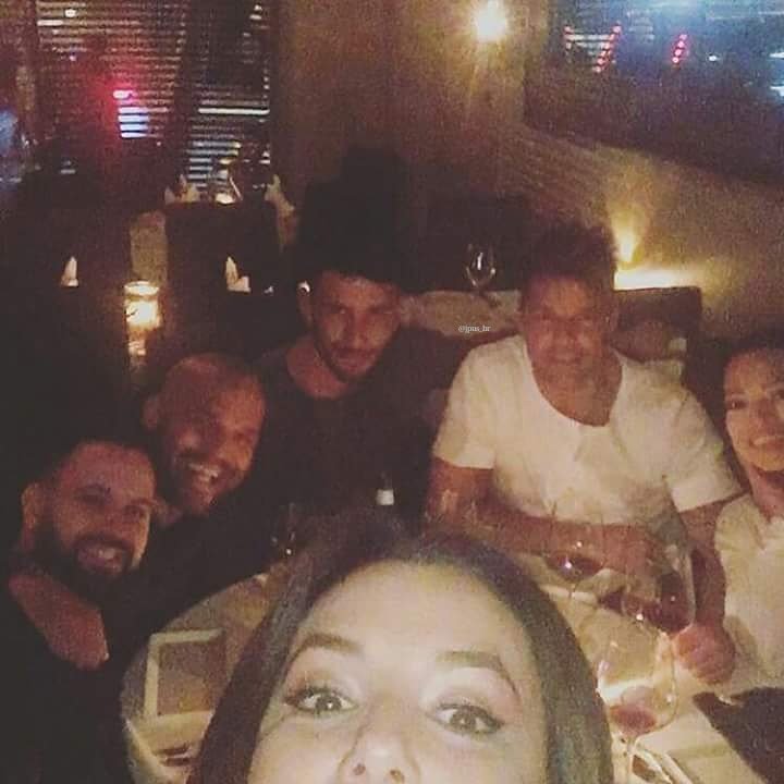 jpus_br's tweet photo. #FlashBackySaturday #BestFriends @ricky_martin, @jwanyosef, @evalongoria and @amaurynolasco #Familia #Best #Moment #Instagram #Team #JPUSBrasil https://t.co/6Et3b0taxW