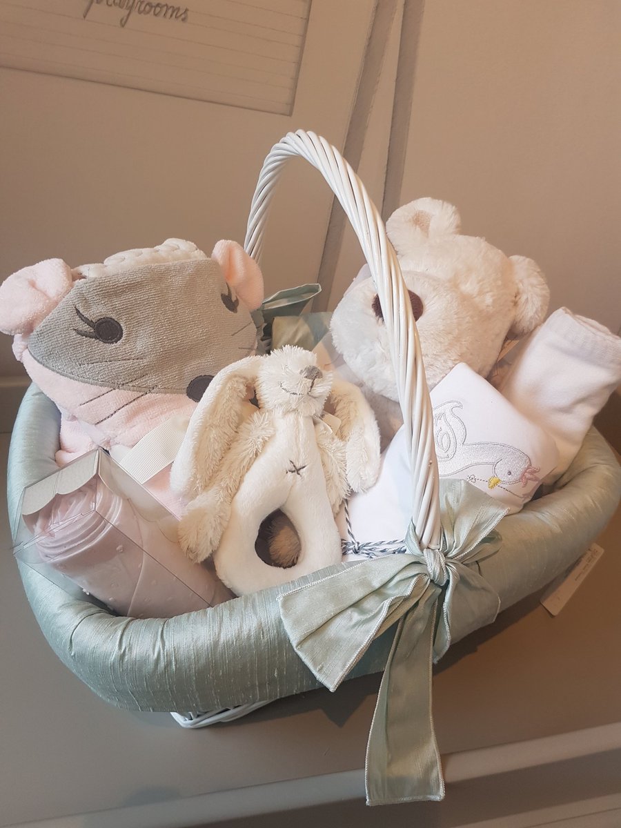 thebabycotshop's tweet photo. A Baby Gift Basket makes a delightful present for a new mum or mum-to-be. Each basket is filled with carefully selected baby goodies & presented in a lovely silk-dressed basket. Visit us in store or order online. #babygift #babyshowergifts #newbornpresent https://t.co/9YLP5PmWXg
